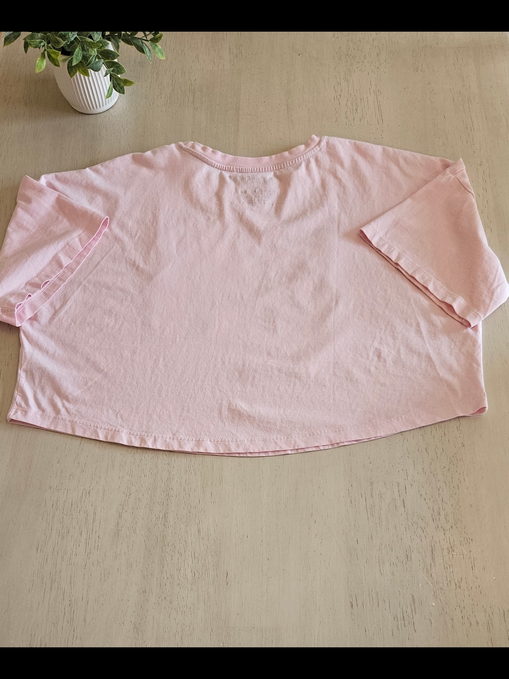 FRIENDS RACHEL Logo Tee - Picture 2 of 3